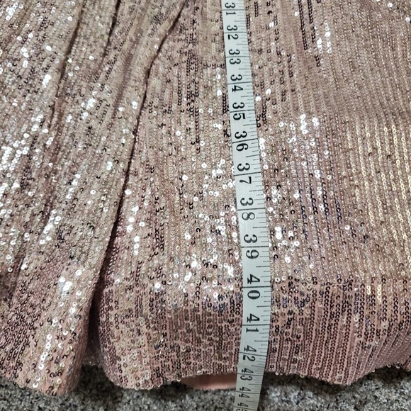 Indian outfit in blush pink and silver - Picture 16 of 16